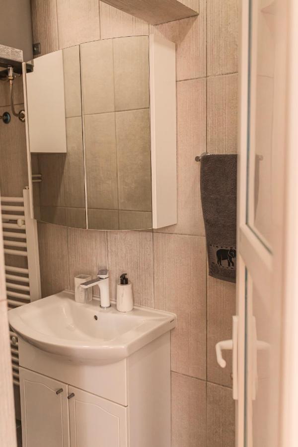 Downtown Apartment ทราฟนิค ภายนอก รูปภาพ