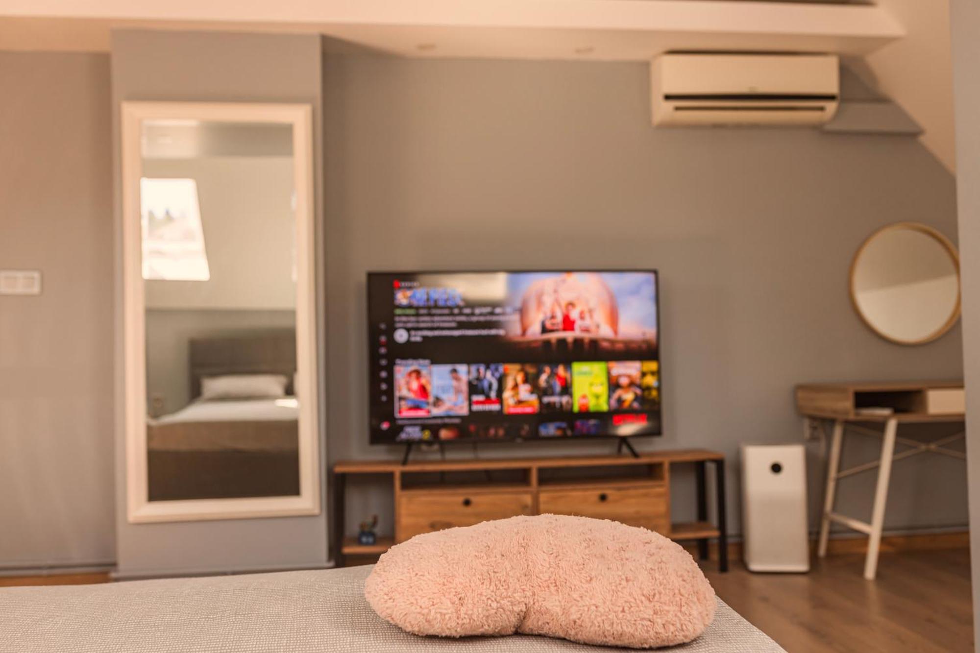 Downtown Apartment ทราฟนิค ภายนอก รูปภาพ